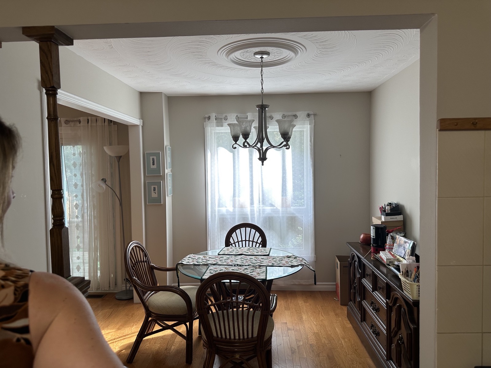 Dining room before, dark table